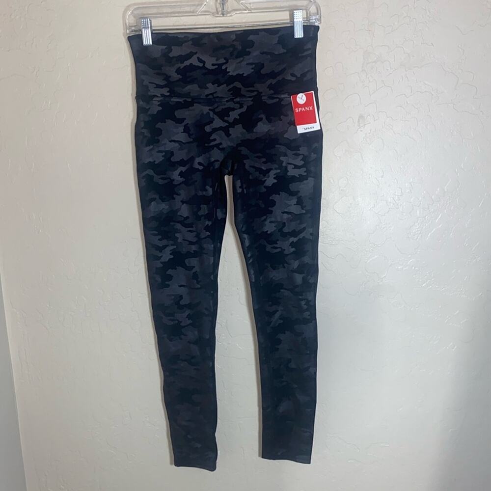 Spanx faux leather camo legging NWT.